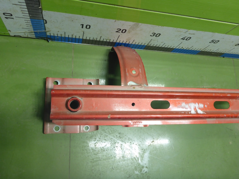 Усилитель заднего бампера