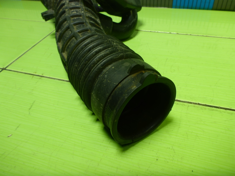 Патрубок воздушного фильтра