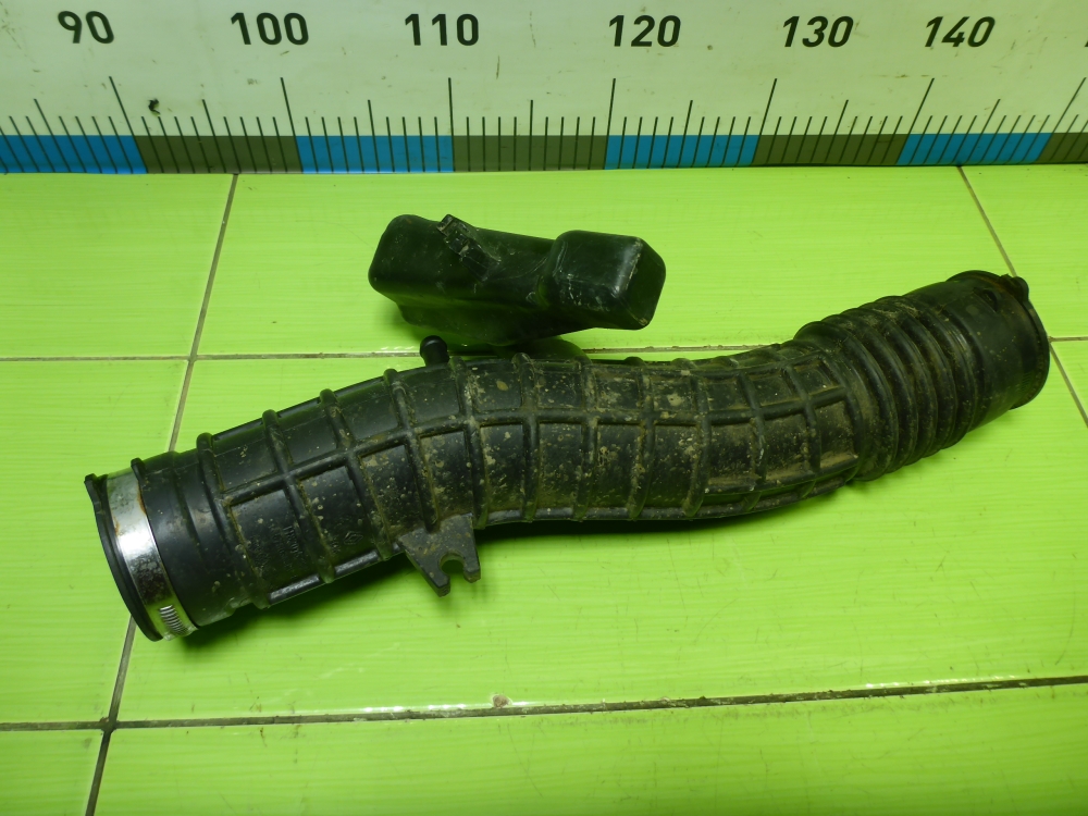 Патрубок воздушного фильтра