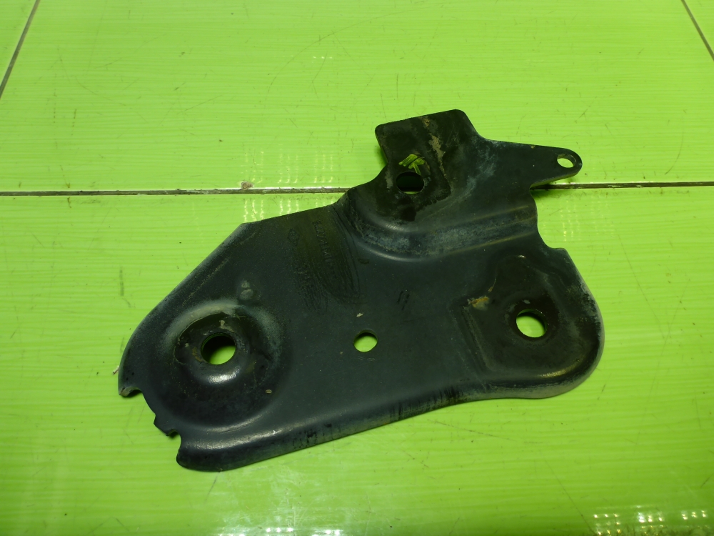 Кронштейн передней балки