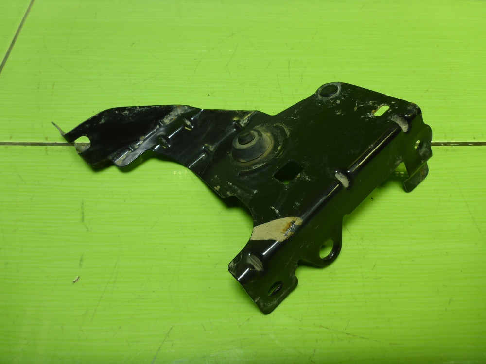 Кронштейн воздушного фильтра