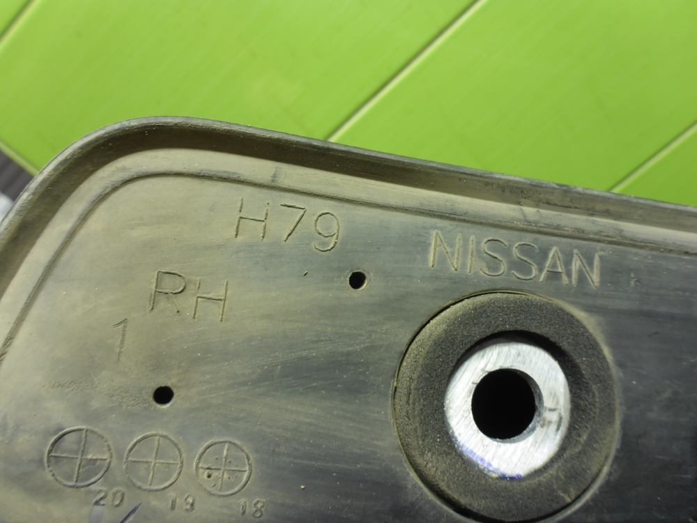 Рейлинг (релинг) правый (планка на крышу)