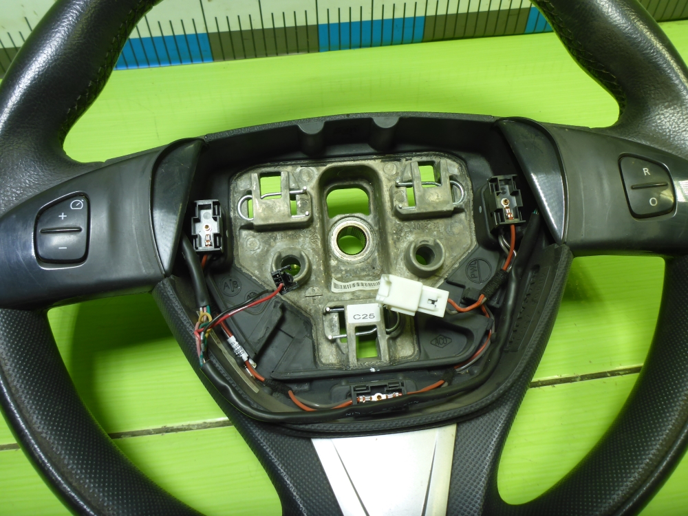 Рулевое колесо (руль)