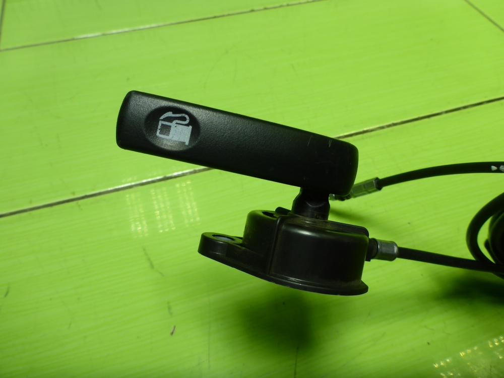 Ручка открывания лючка бензобака