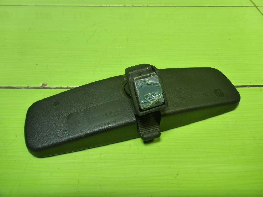 Зеркало заднего вида