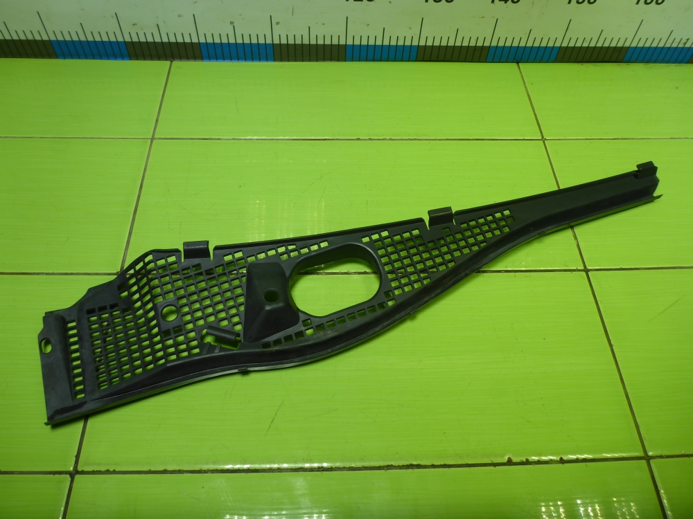 Решетка стеклоочистителей (Жабо)