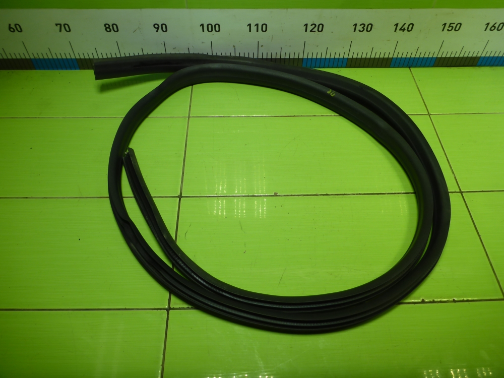 Уплотнитель двери