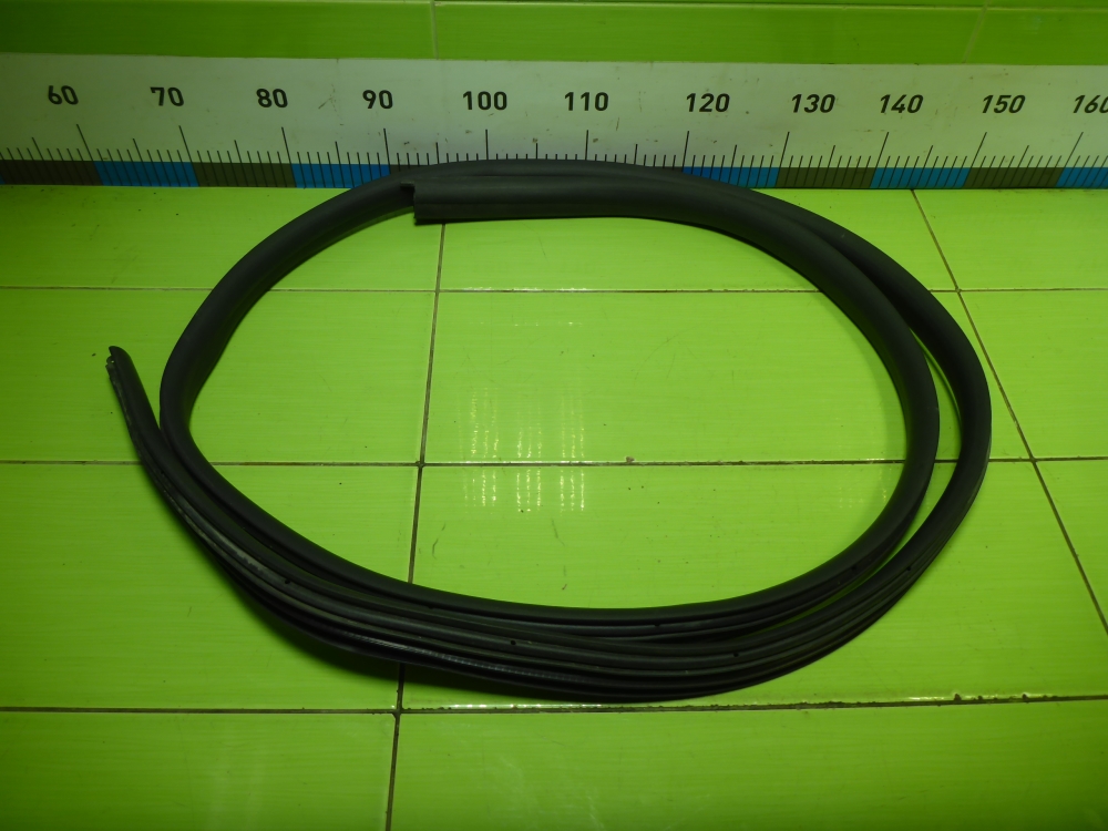 Уплотнитель двери