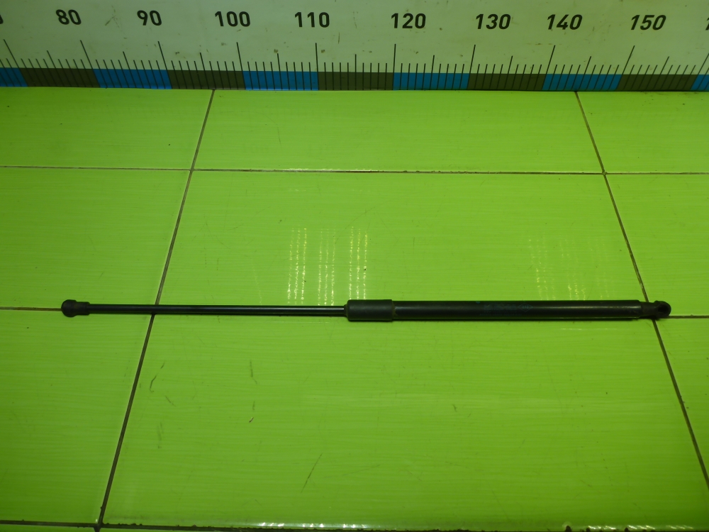 Амортизатор капота