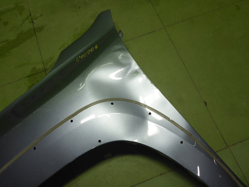 Крыло переднее левое