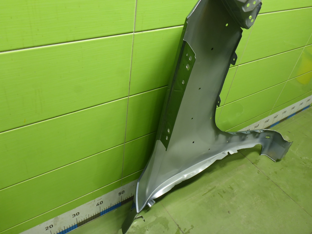 Крыло переднее левое