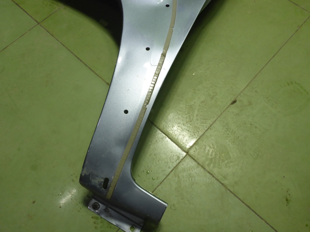 Крыло переднее левое