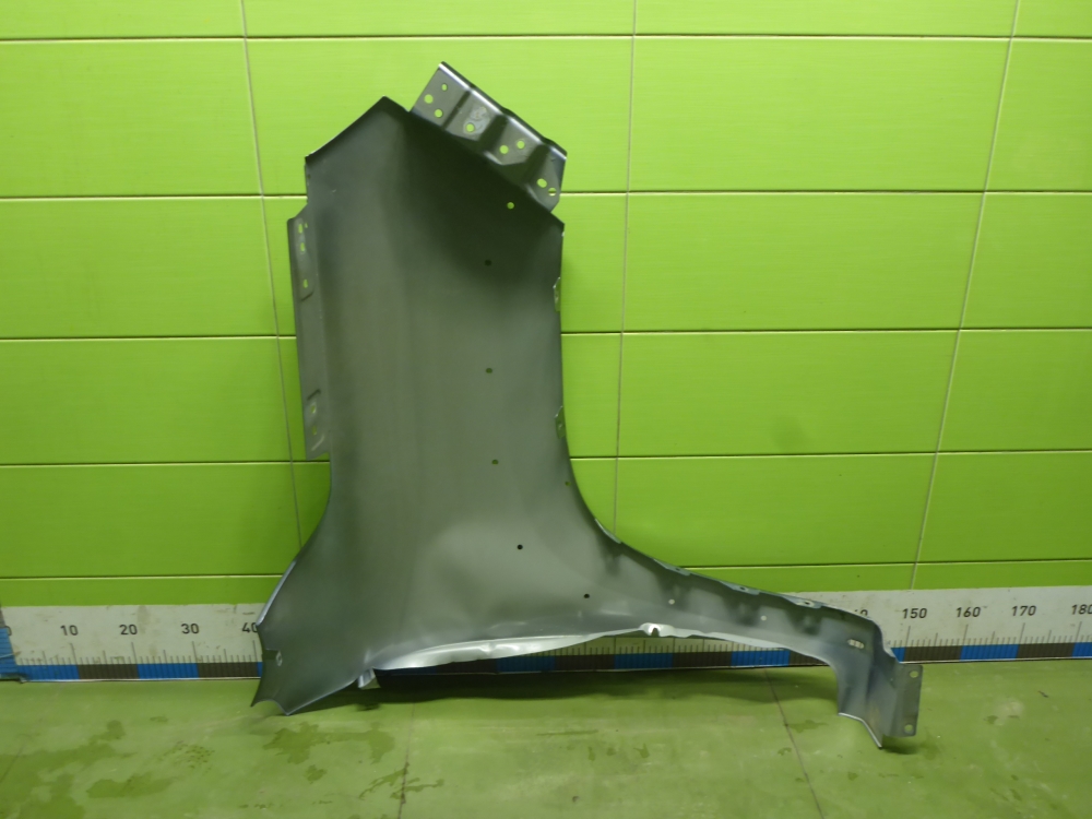 Крыло переднее левое