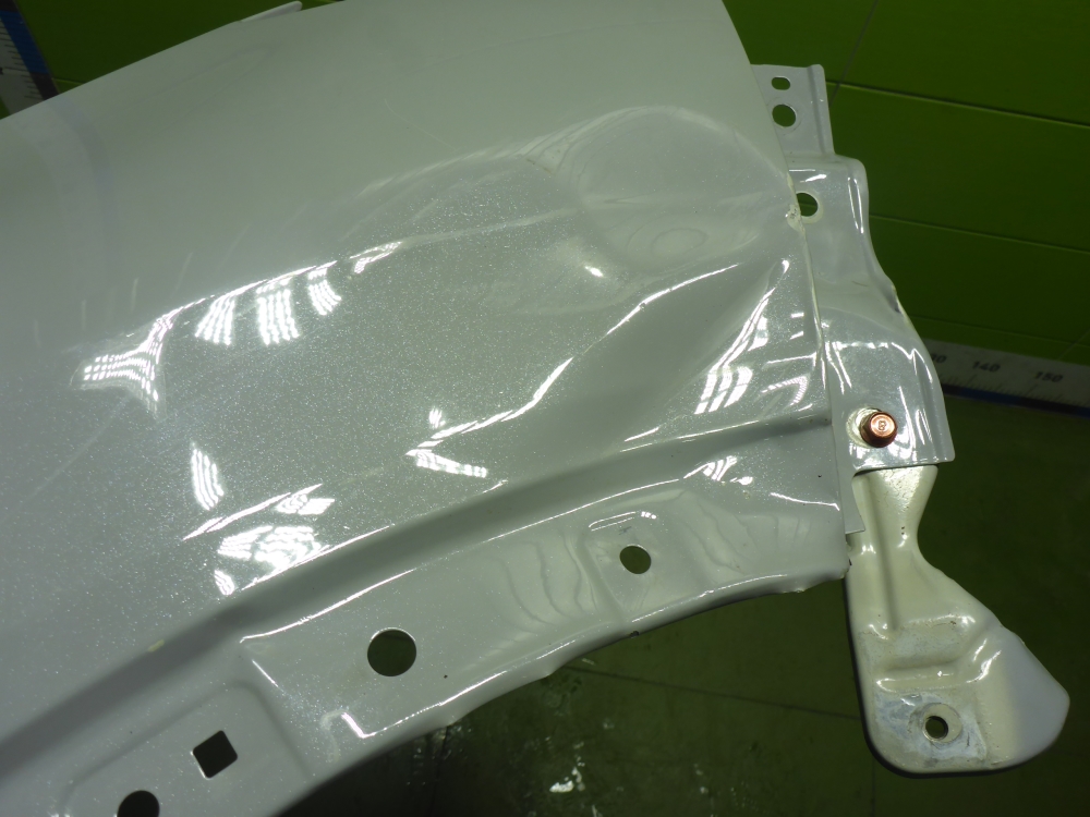 Крыло переднее правое