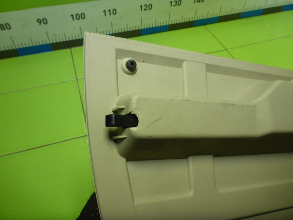 Крышка бардачка