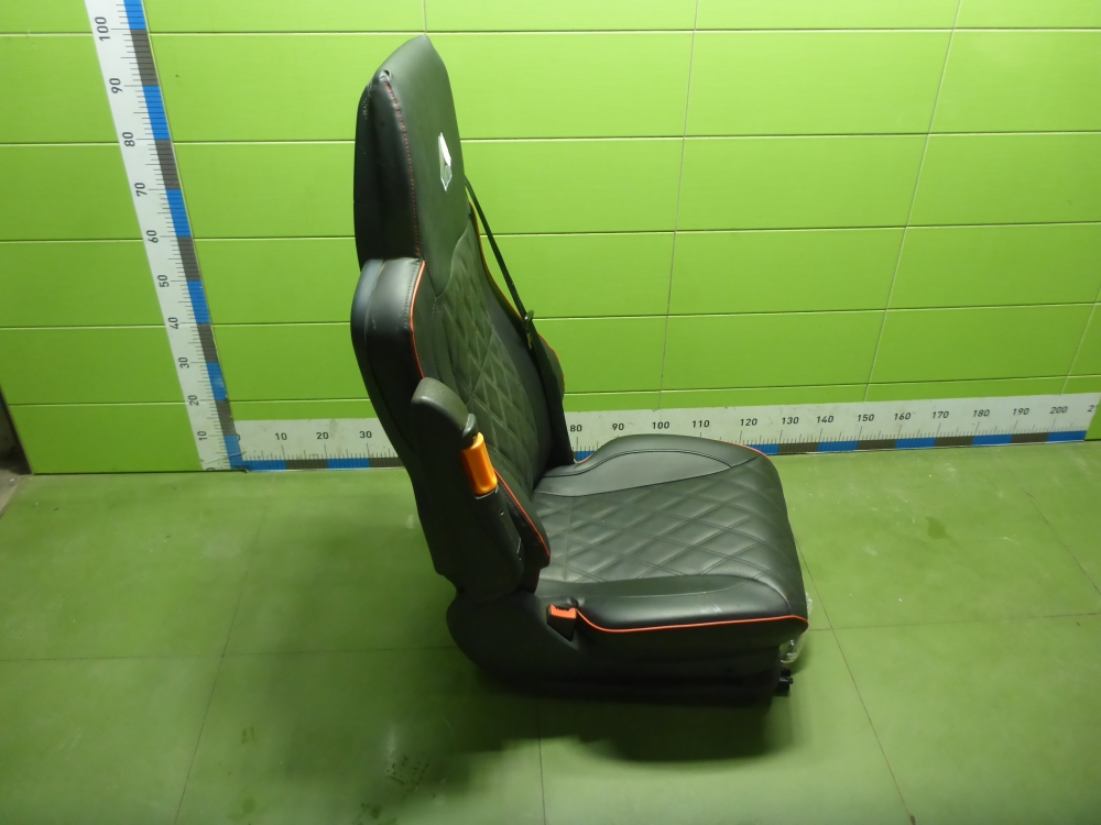 Сиденье салонное