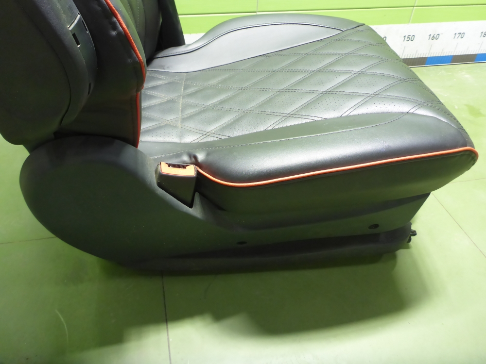 Сиденье салонное