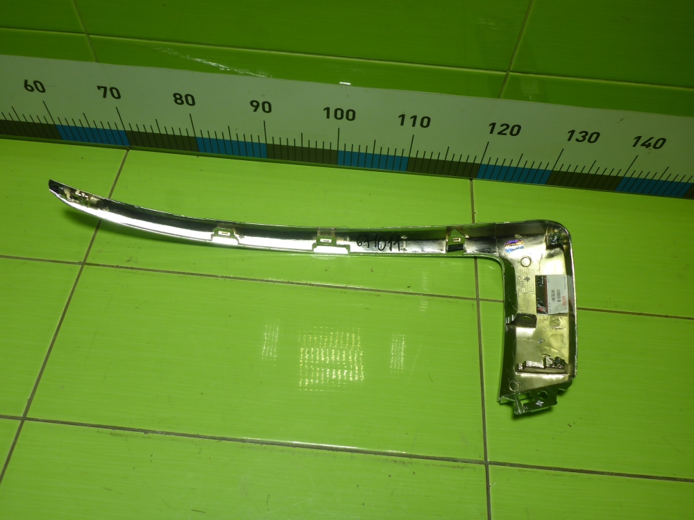 Накладка переднего бампера левая