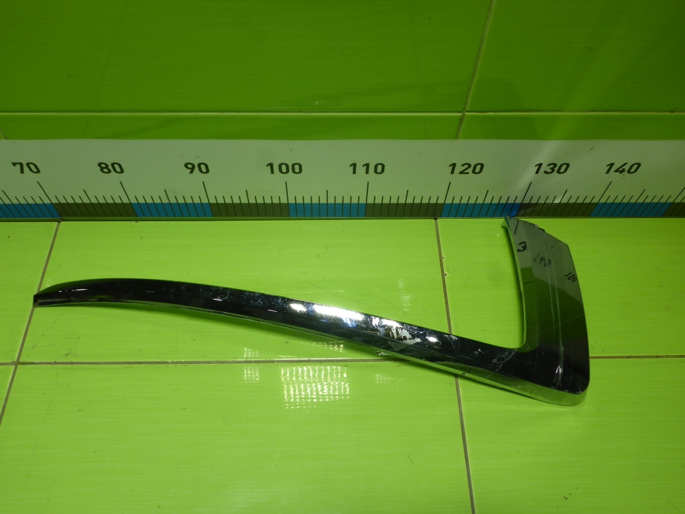 Накладка переднего бампера левая