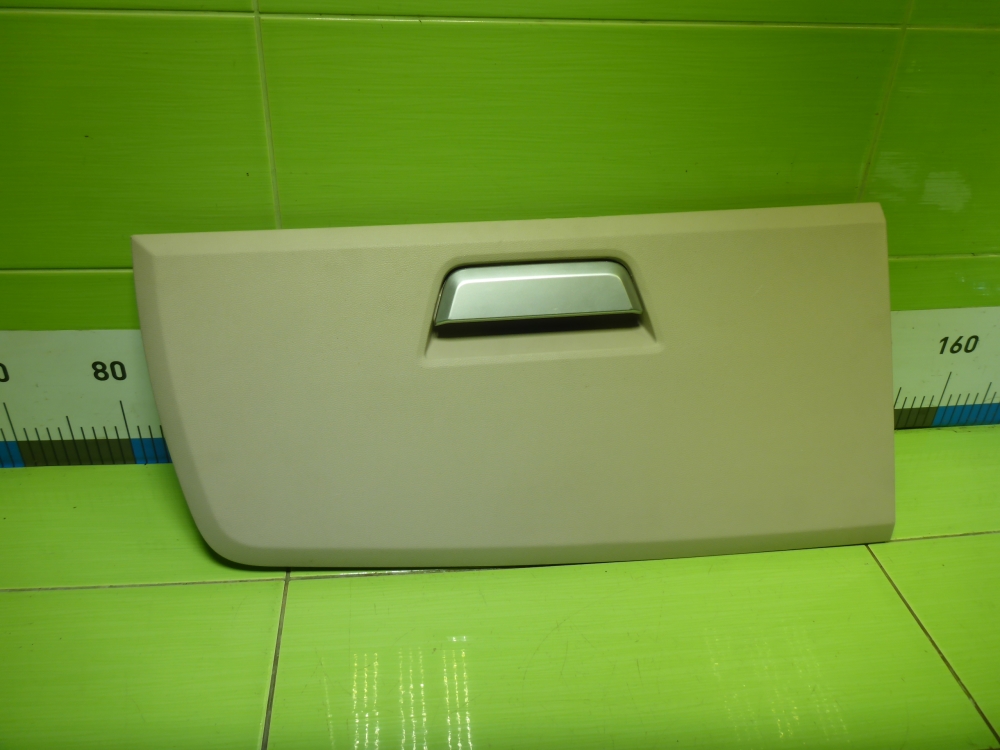 Крышка бардачка