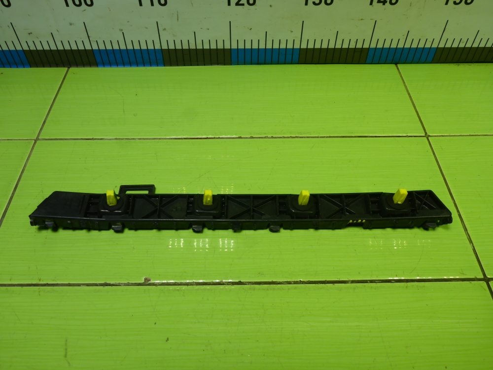 Кронштейн заднего бампера левый