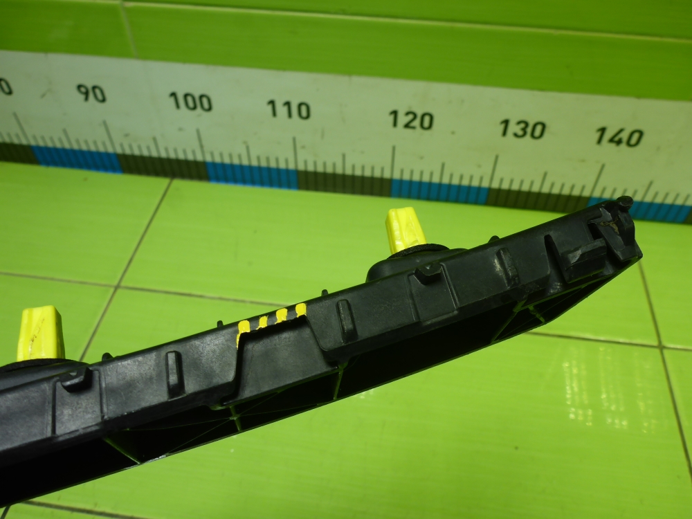 Кронштейн заднего бампера левый