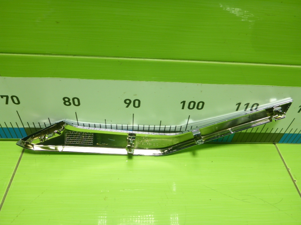 Накладка переднего бампера правая