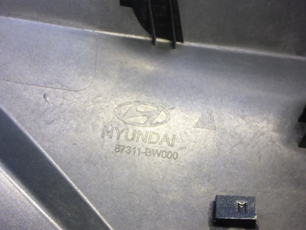 Накладка двери багажника