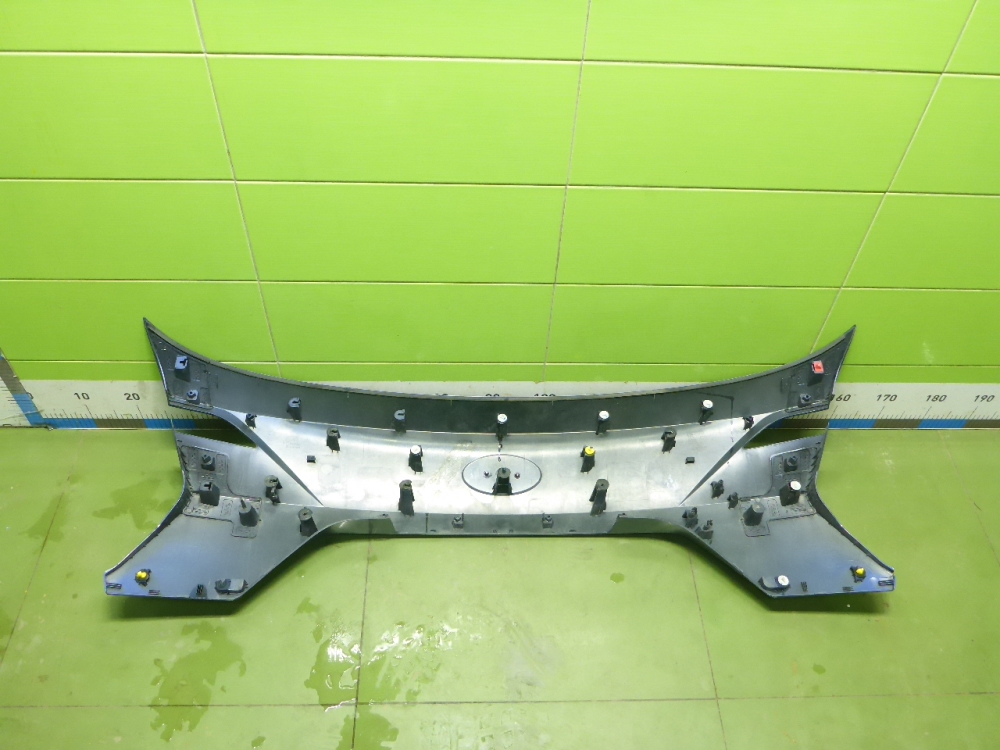 Накладка двери багажника