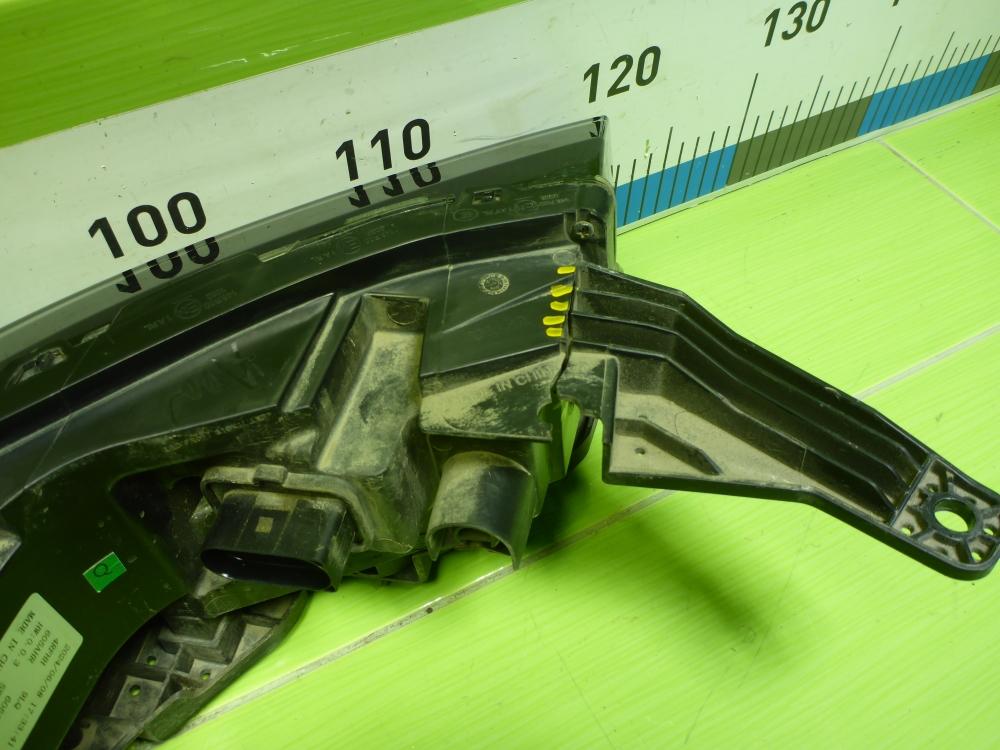 Фара дневного света левая (ходовые огни)