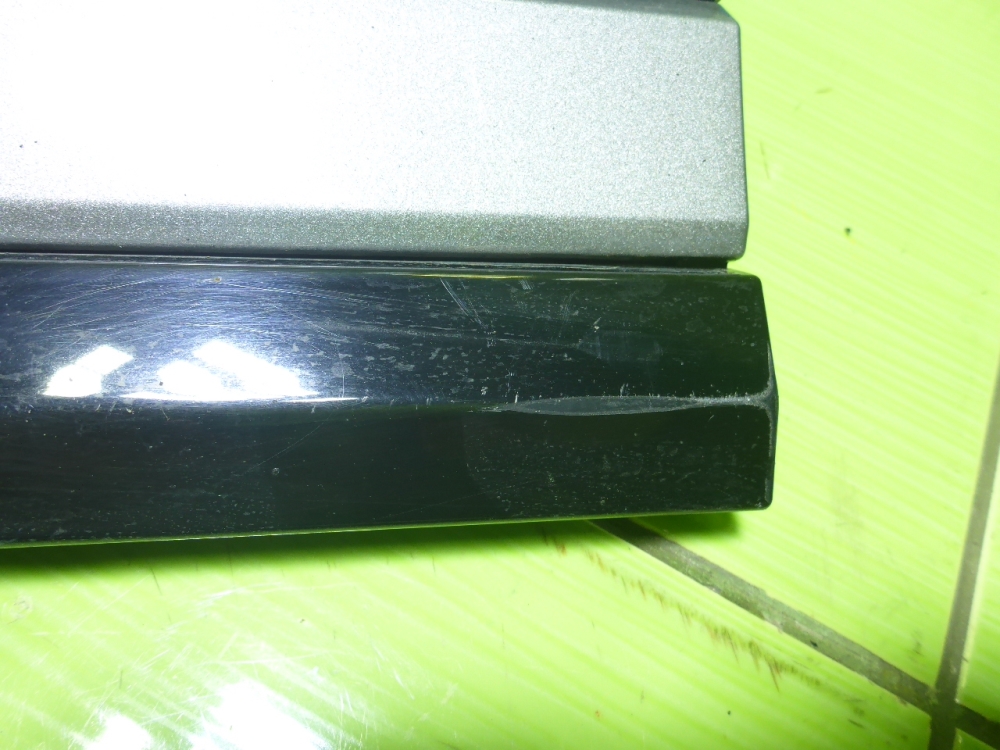 Накладка двери передней правой