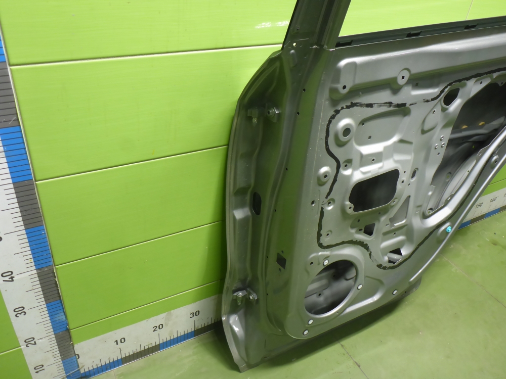 Дверь задняя правая