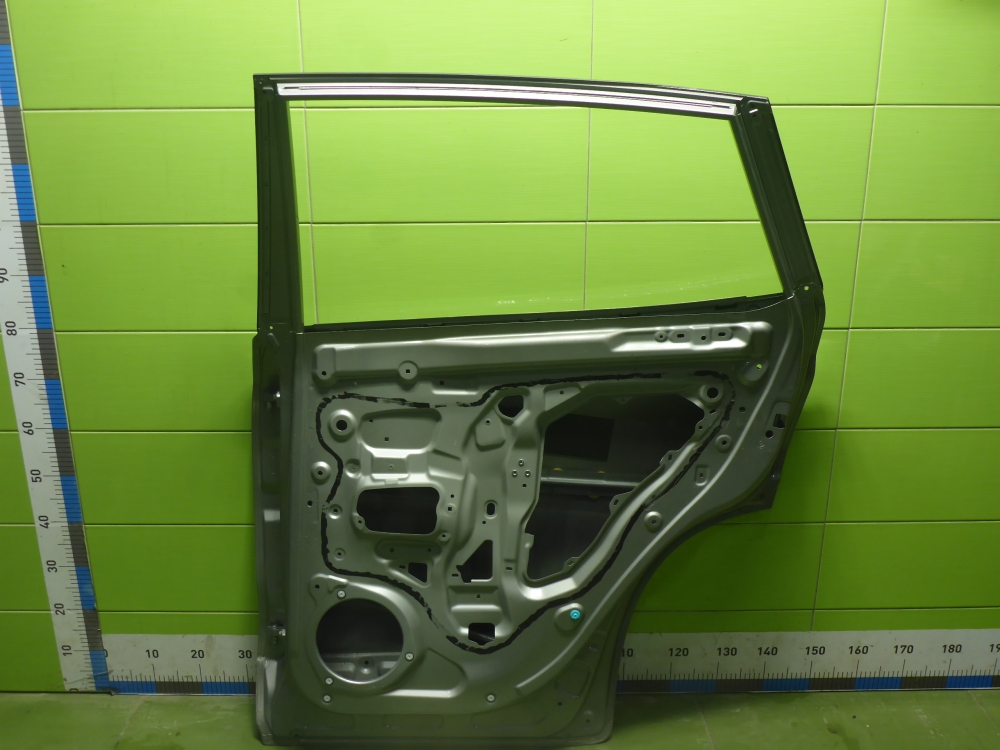 Дверь задняя правая