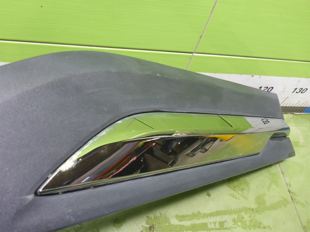 Накладка двери задней правой