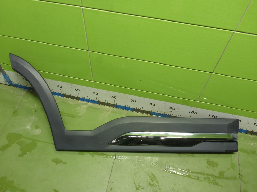 Накладка двери задней правой