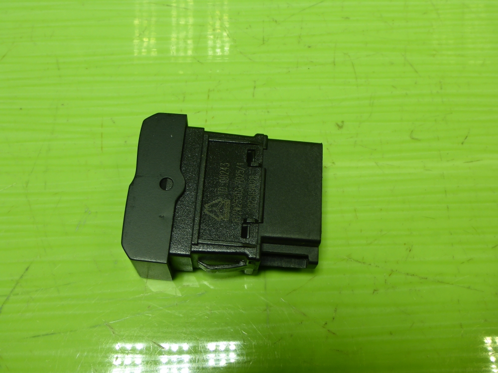 Кнопка стеклоподъемника