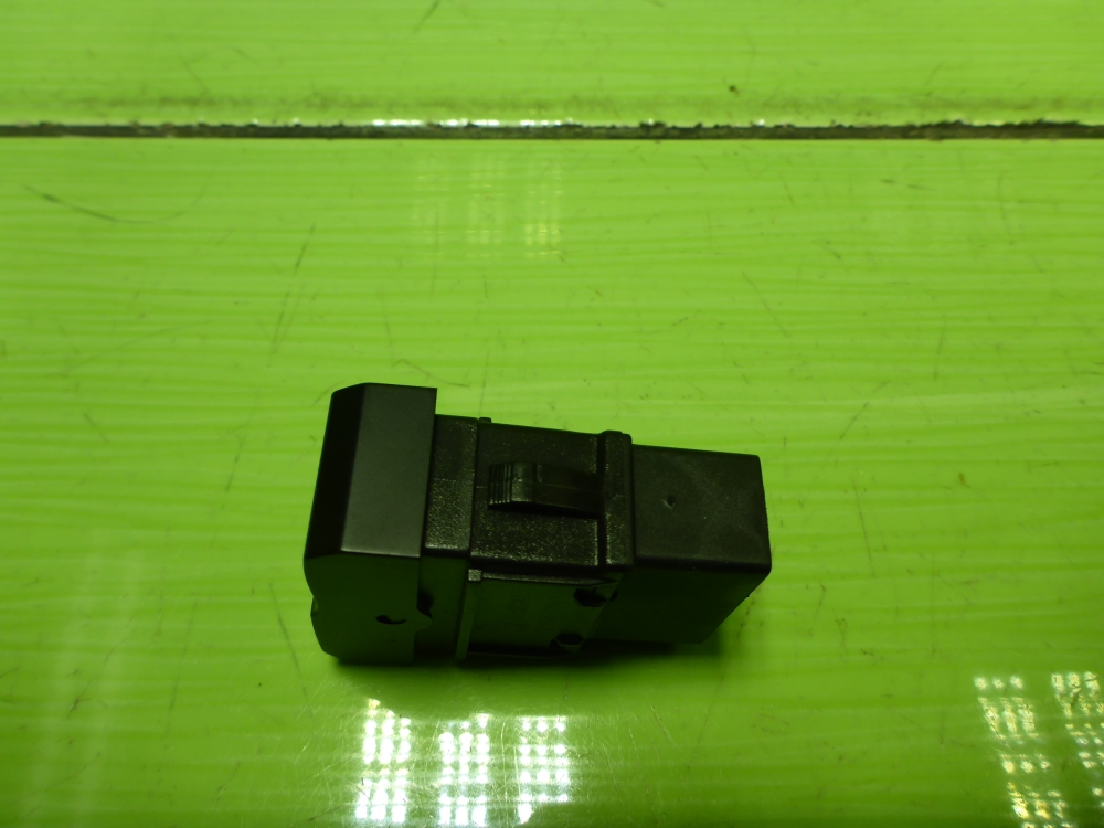 Кнопка стеклоподъемника