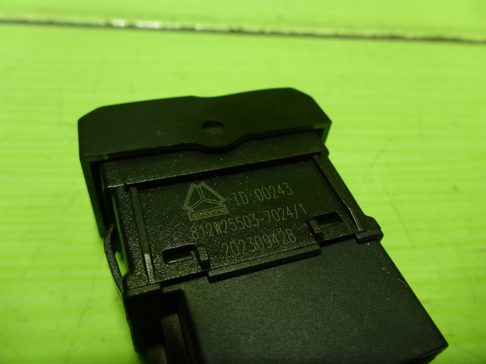 Кнопка стеклоподъемника