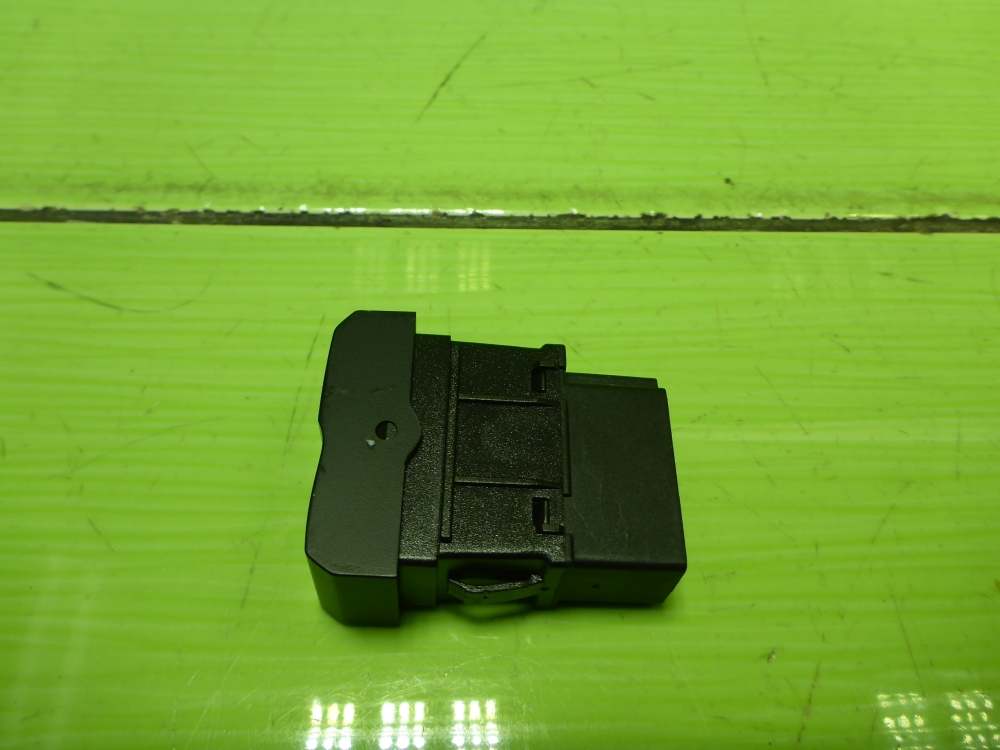 Кнопка стеклоподъемника