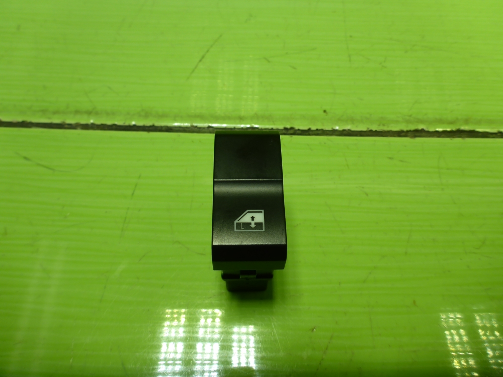 Кнопка стеклоподъемника