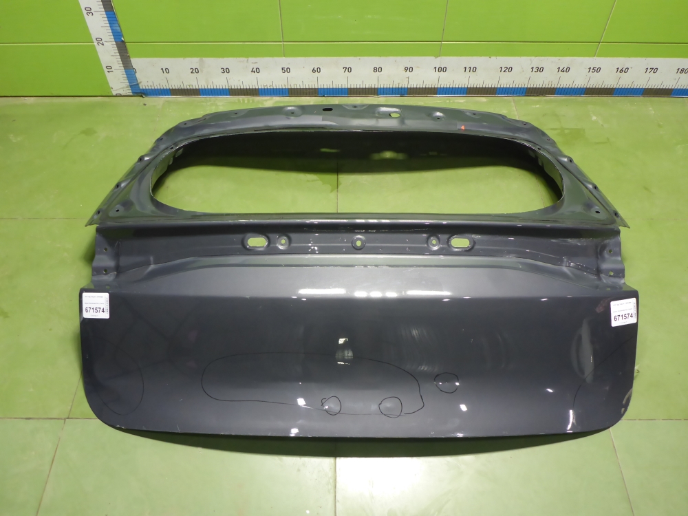 Дверь багажника