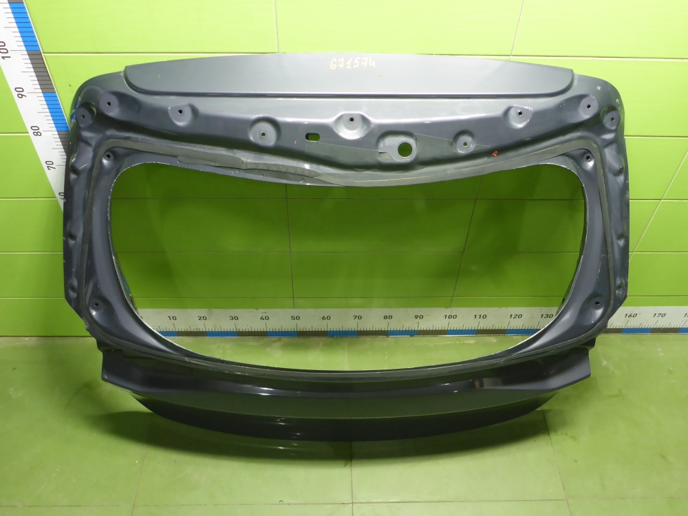 Дверь багажника