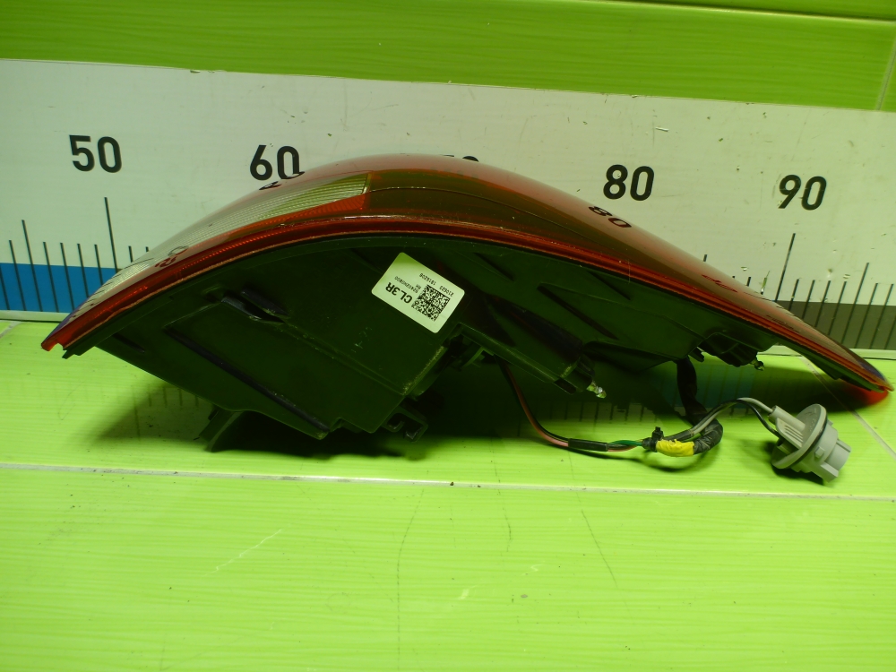 Фонарь задний наружный правый