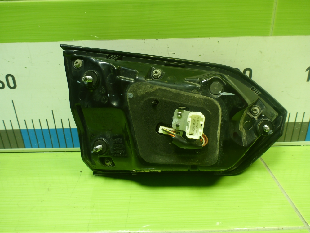 Фонарь задний внутренний правый