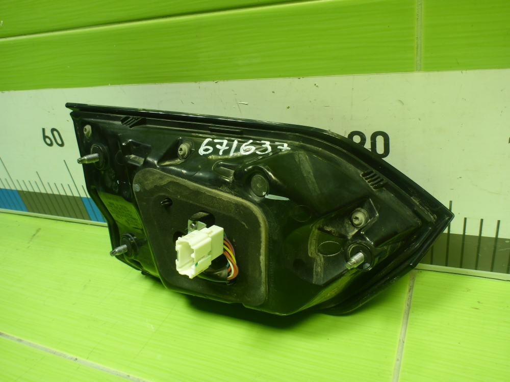 Фонарь задний внутренний правый