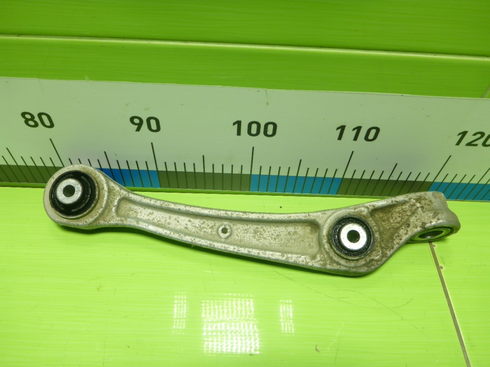 Рычаг передний правый