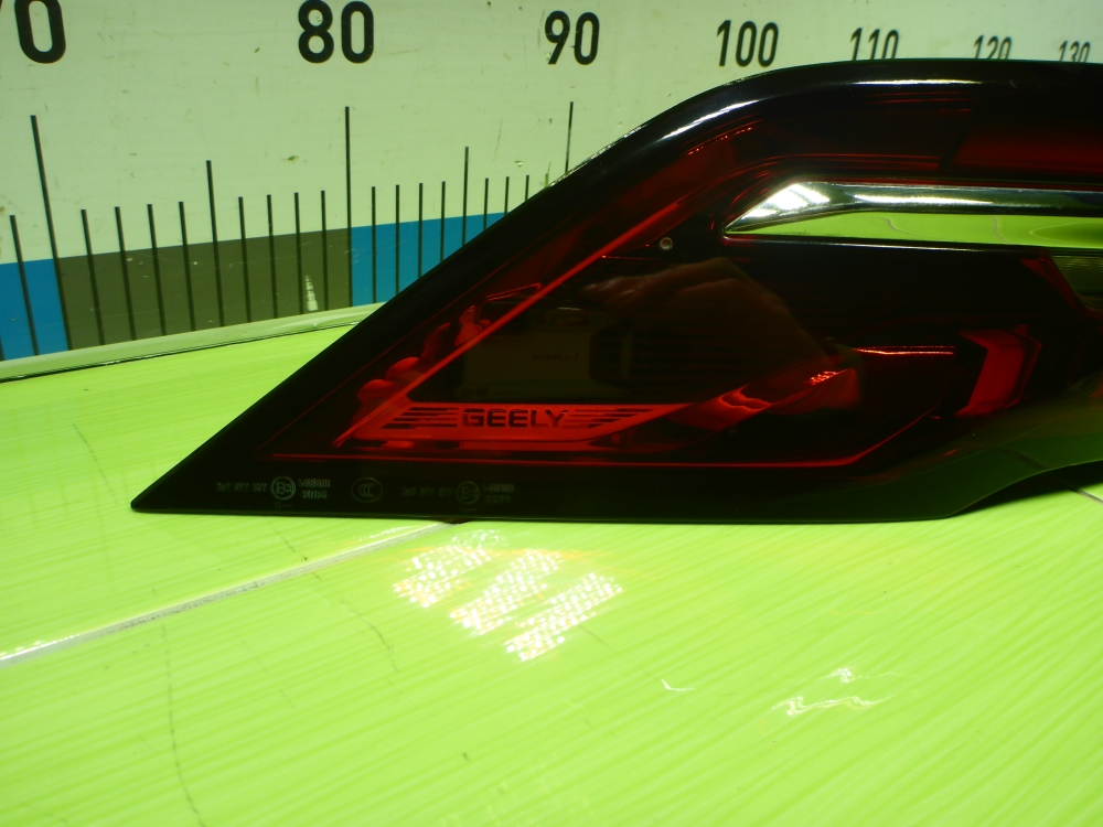 Фонарь задний наружный левый