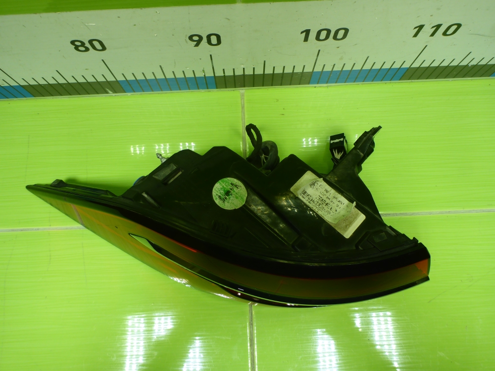 Фонарь задний наружный левый