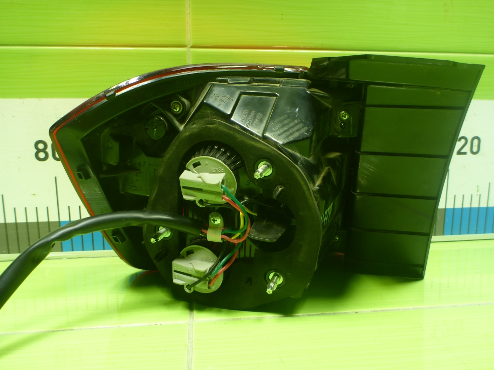 Фонарь задний правый