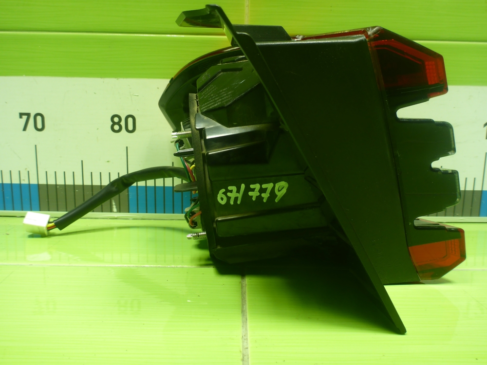 Фонарь задний правый